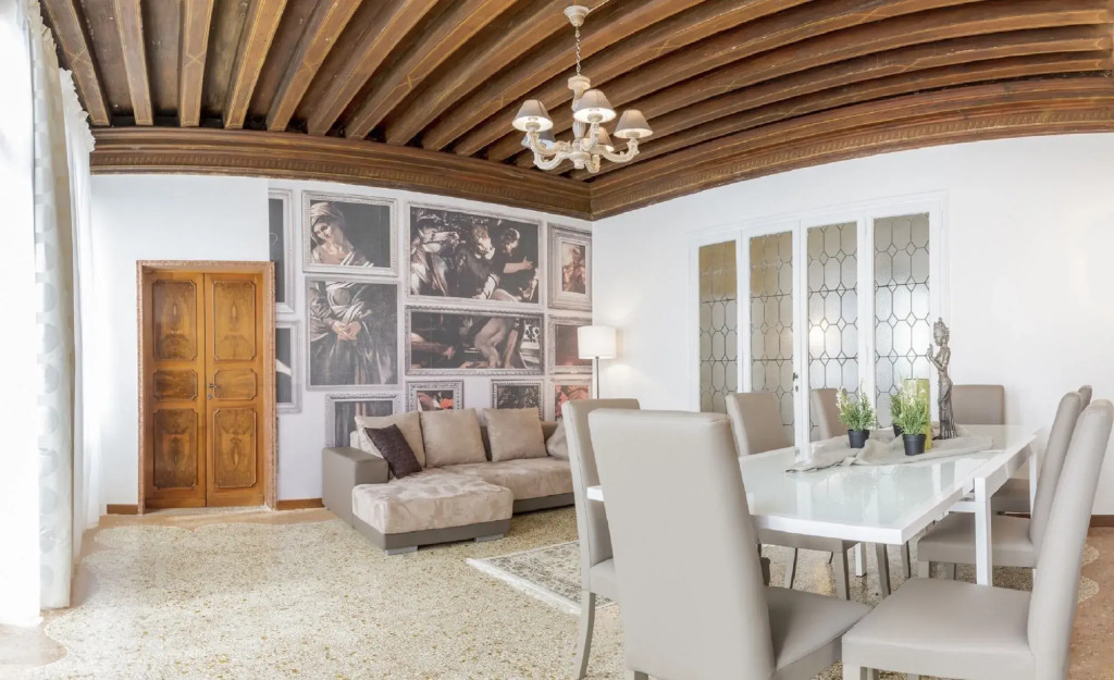 Canal View Apartment