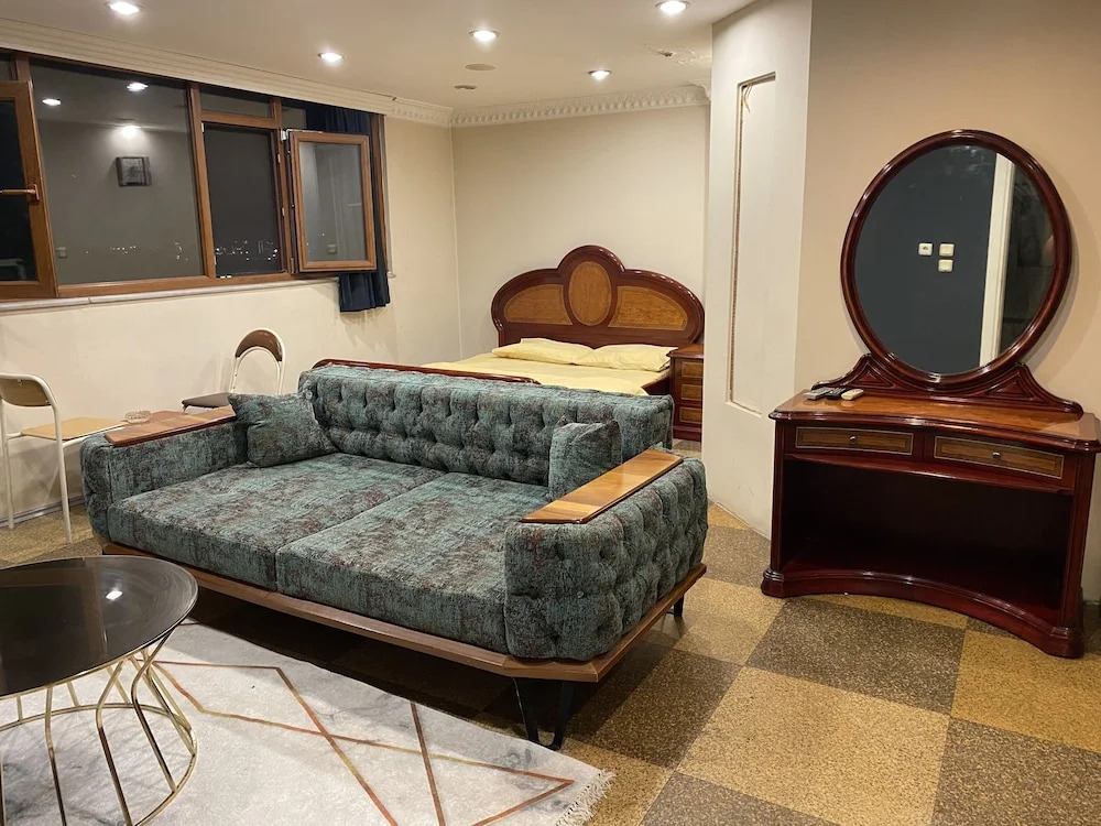 Petek Hotel