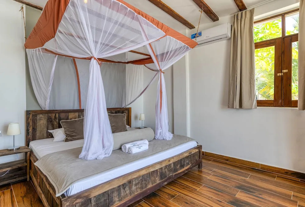 Cinnamon Hotel