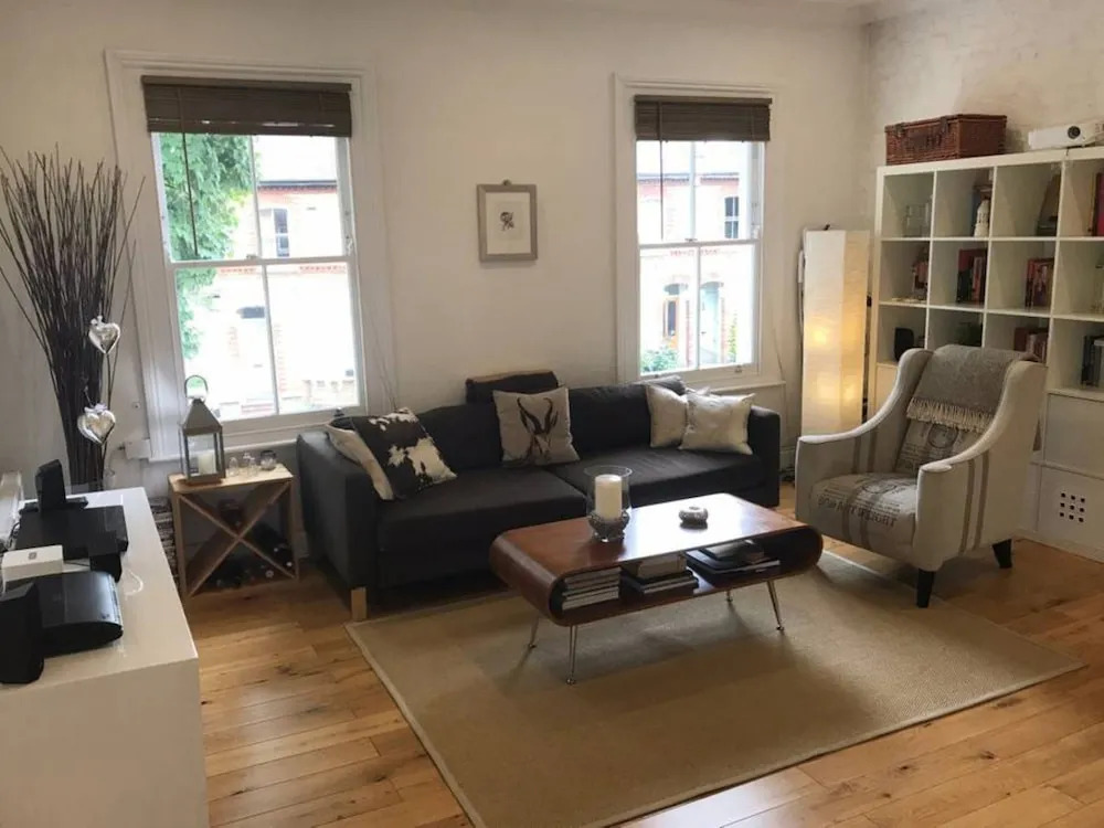 2 Bedroom Home With A Garden
