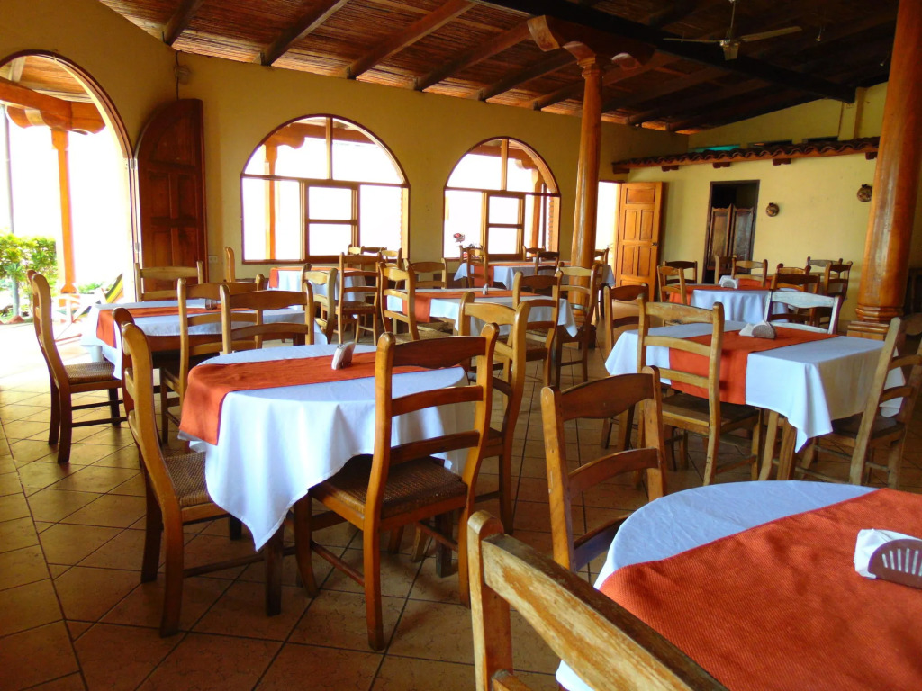 Hotel El Maltese - Lakefront