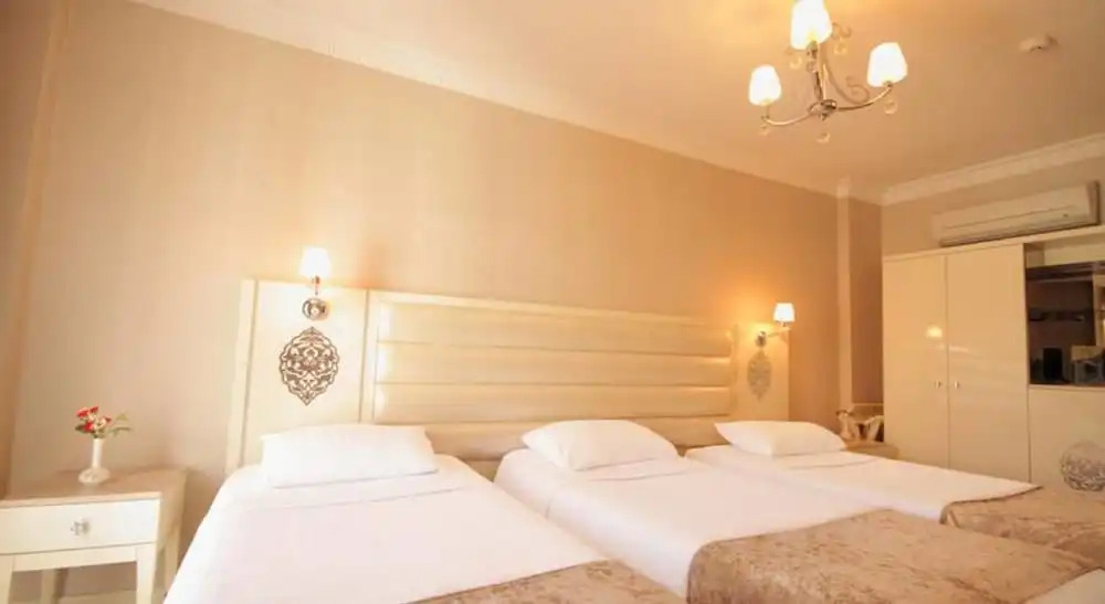 Q Inn Hotel
