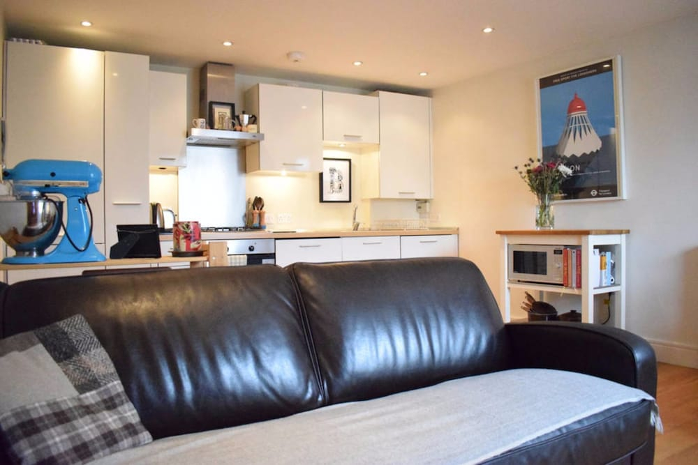 2 Bed Brixton Flat