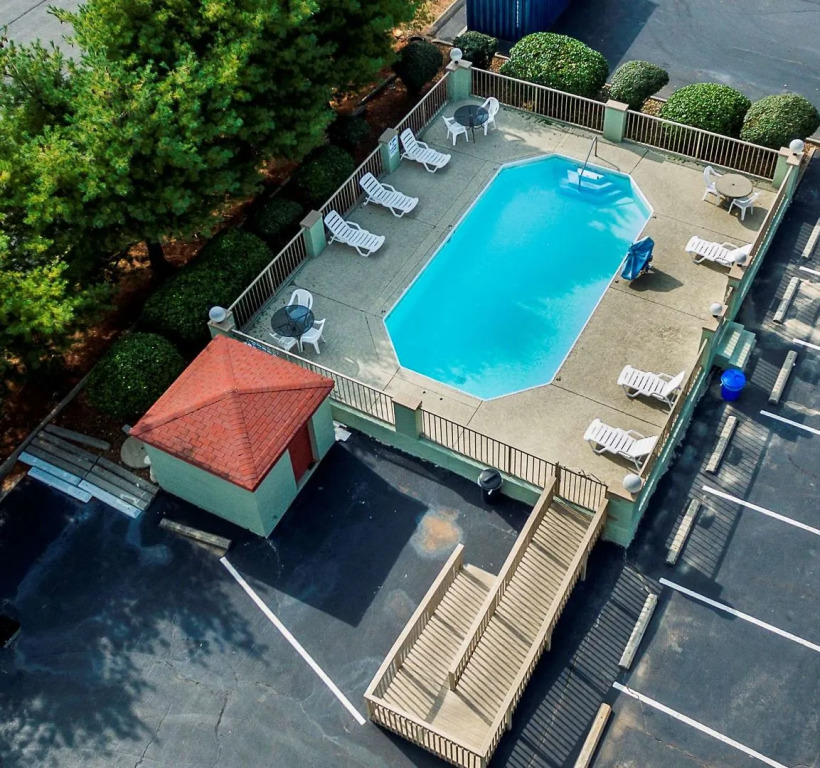 Red Roof Inn Clarksville