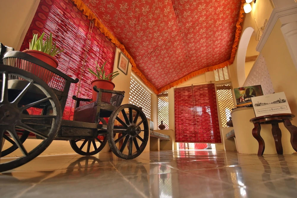 Roop Niwas Kothi, Near Mandawa
