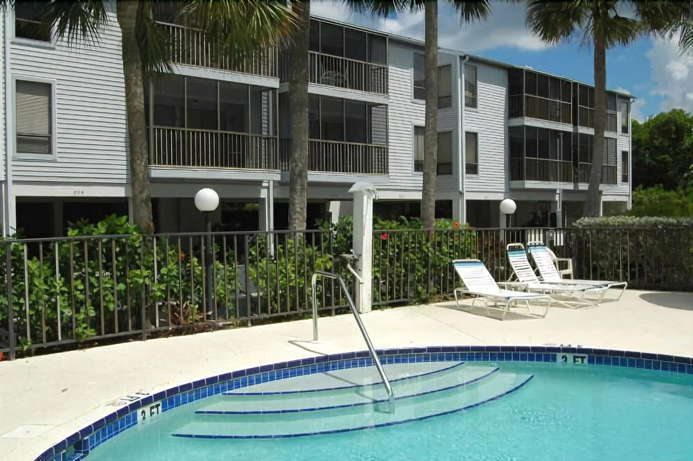 Cove at Sandy Pointe Unit 202a