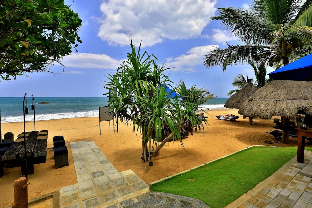 Sea Rock Villa