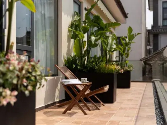 Youyoumu Peach  Garden Designer Homestay (Erhai Ecological Corridor Store)