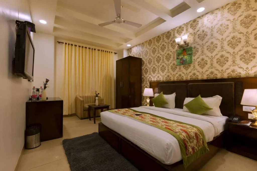 Hotel WHITE & BLUE Delhi Airport