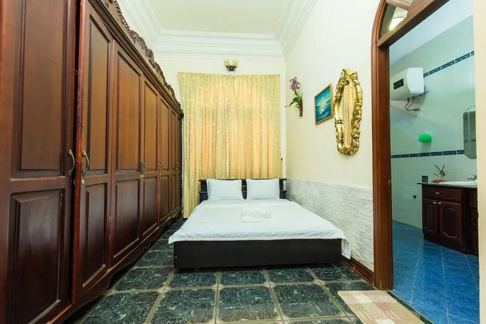 Villa 5 Lạc Long Quân - Bãi Sau