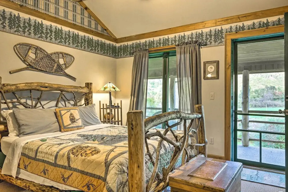 River Access + Mtn Views: Cullowhee Lodge!