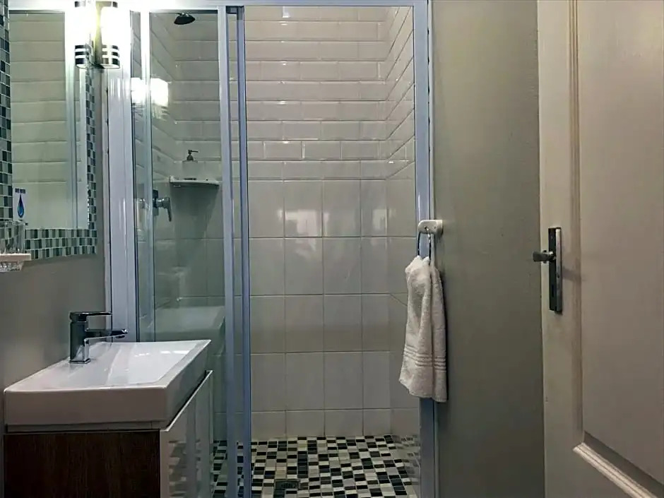 Anathi Hotel