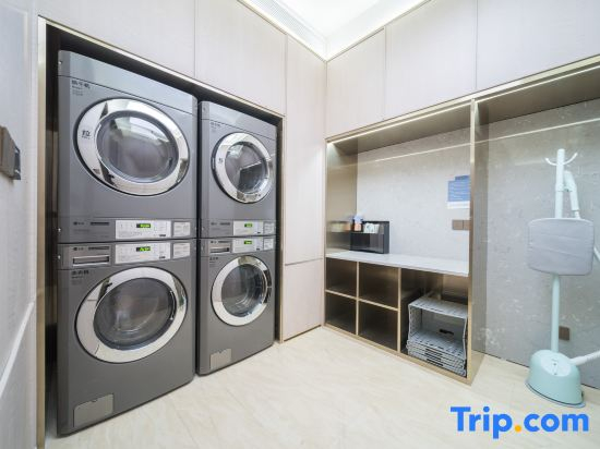 Atour Hotel Wuhan University of Technology Xudong Yujiutou Campu