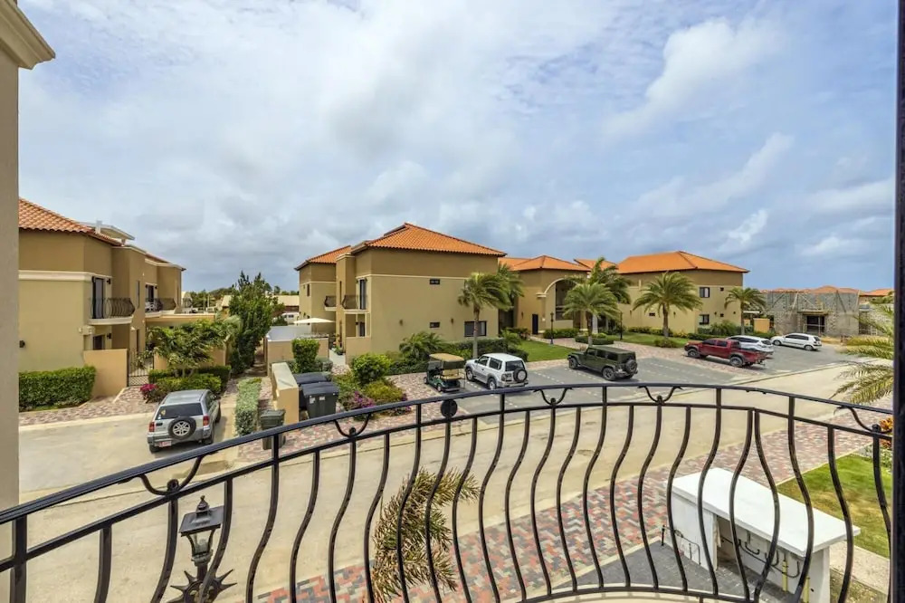 NEW Modern 2 Bedroom Townhome Gold Coast