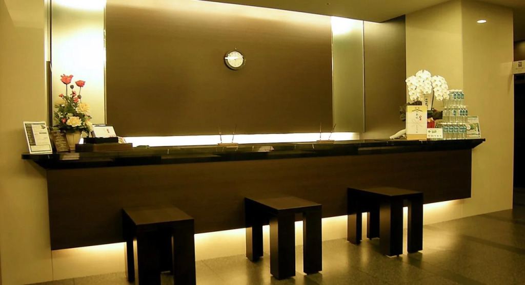 Hotel Route-Inn Nagoya Imaike Ekimae