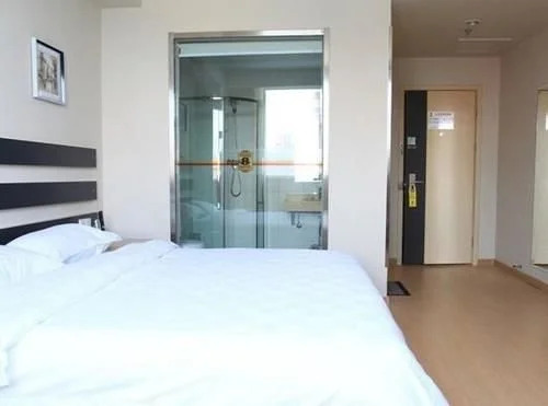 Super 8 Hotel Shijiazhuang New Railway Station West Square