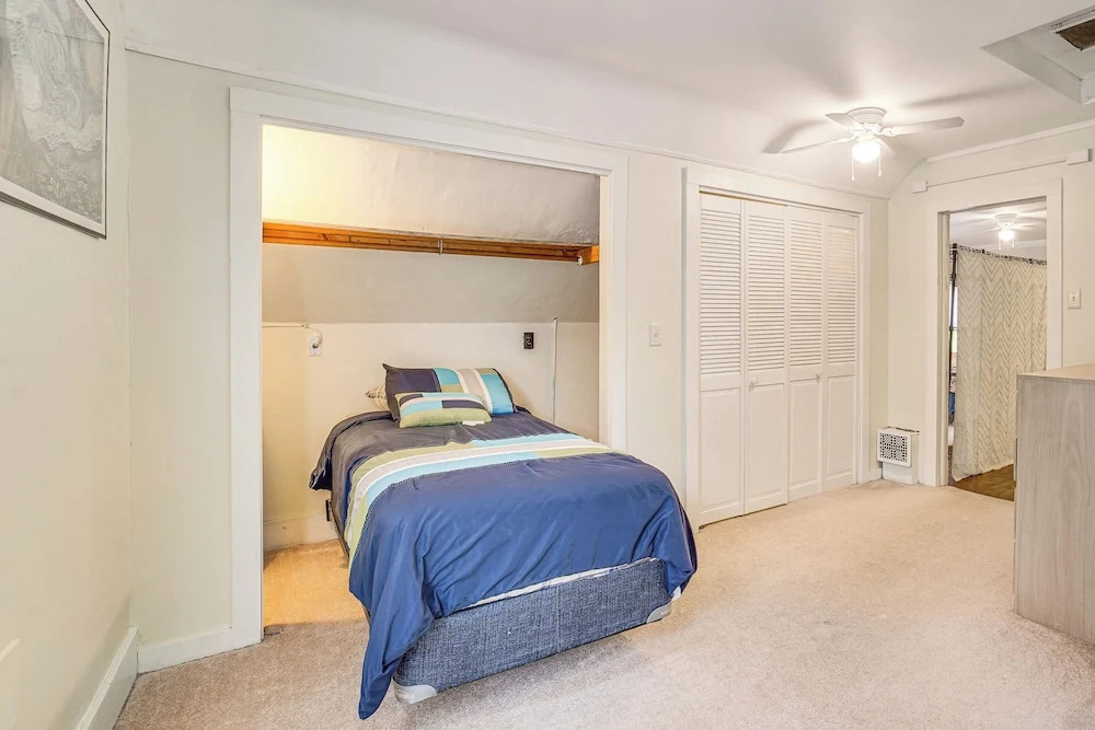 Charming Champaign Victorian w/ Deck!