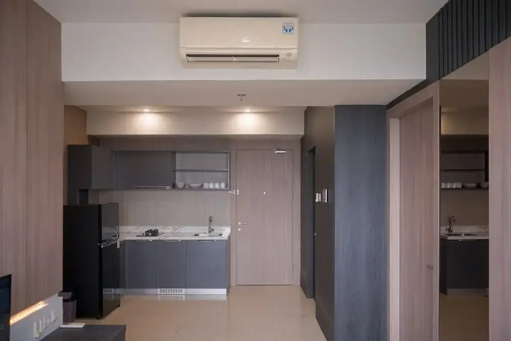 Comfy And Modern Look 2Br At Yukata Suites Apartment