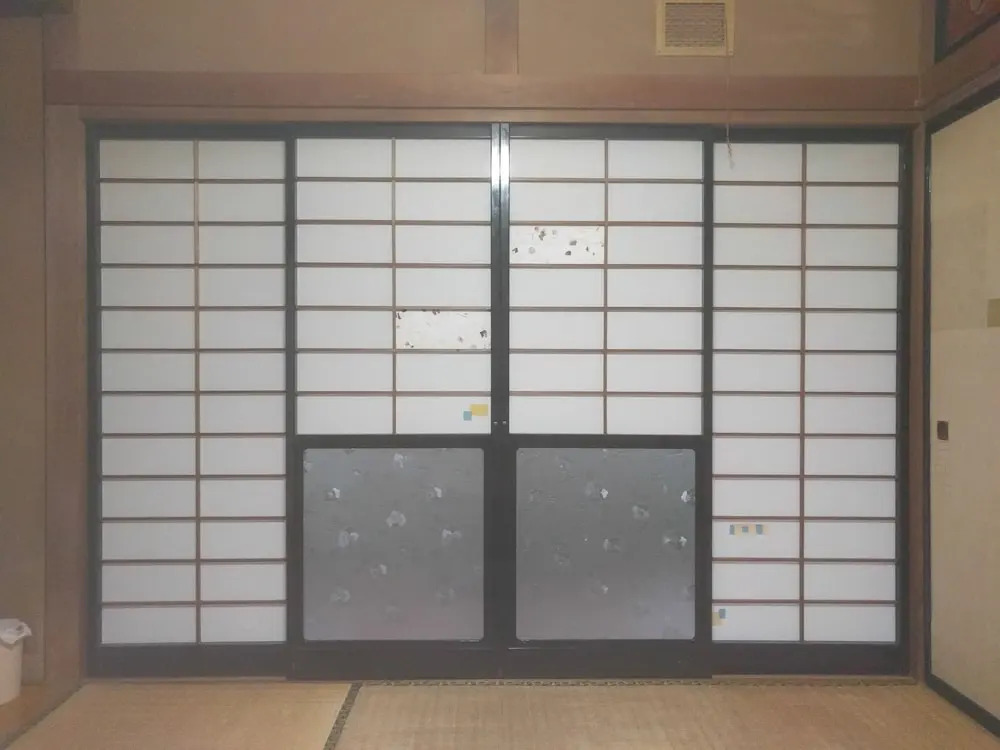Tomo's hut in Japanese old style