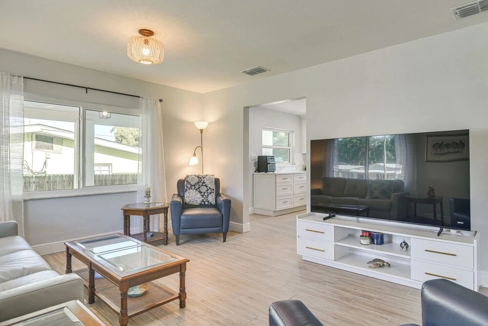 Beach-hop, Bike & Bbq! Clearwater Home w/ Yard