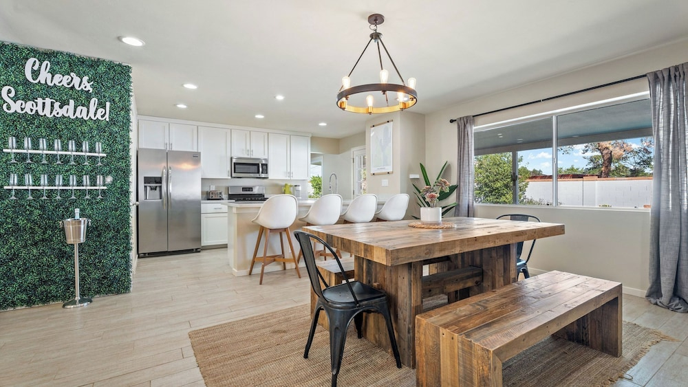Heated Pool, Fire Pit, Games & Outdoor Dining Just Minutes to Old Town Drift House by Avantstay