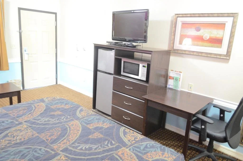 Budget Host Inn & Suites