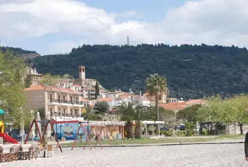 Chrisi Akti