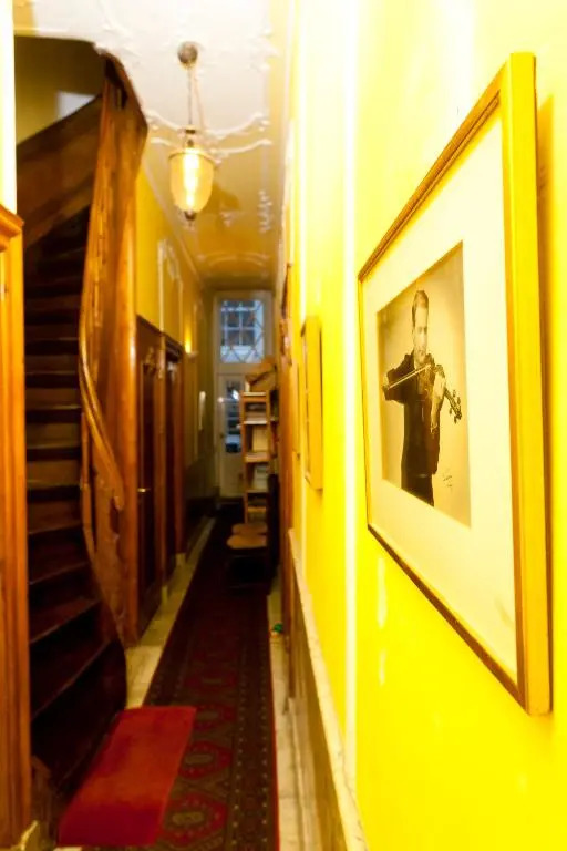 Classy Room 17th C Canalhouse