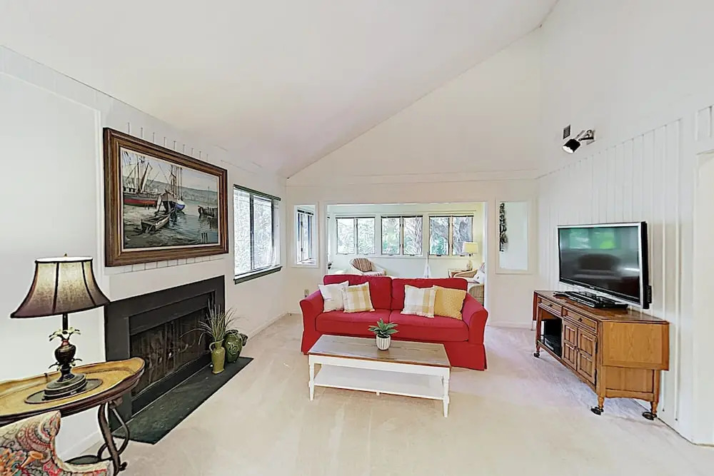 New Listing! Kiawah Hideaway - Steps To Beach 2 Bedroom Cottage