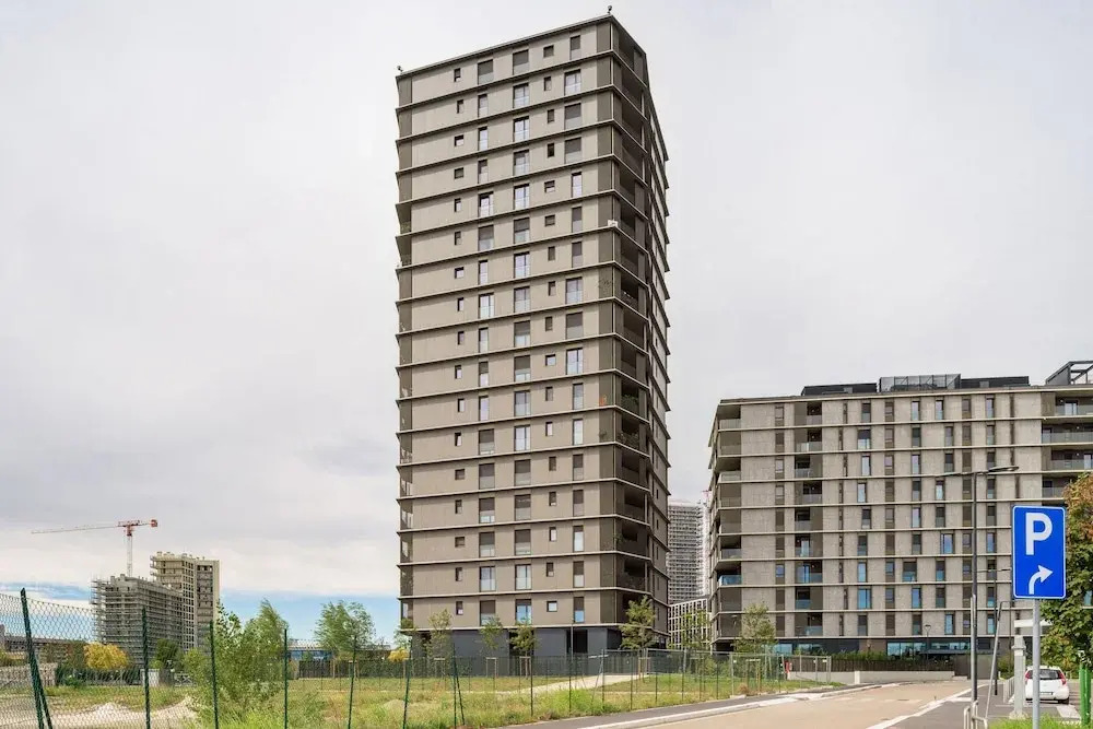 JOIVY Uptown Apartments