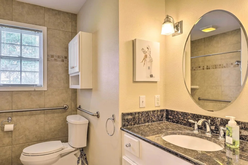 Pet-friendly Georgetown Home < 1 Mi to Dtwn!