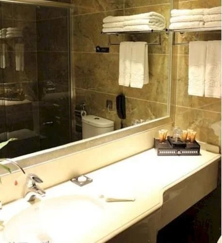Jinyue Business Hotel