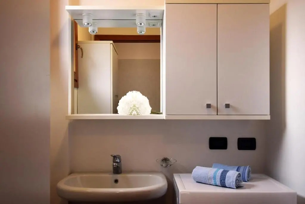 In Suite Lake 1