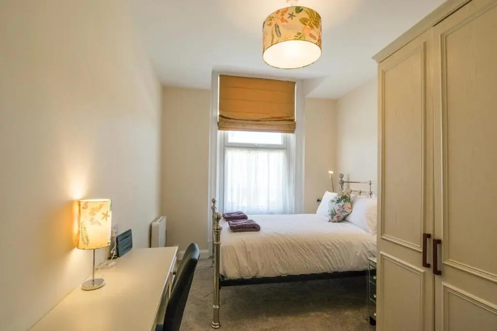 Kingsway Apartment