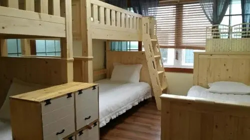 Yeojamani Guesthouse (Female Only)