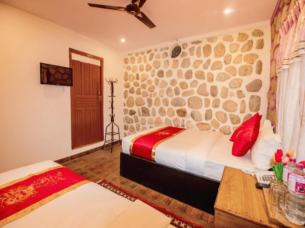 OYO 225 Hotel Fewa Corner
