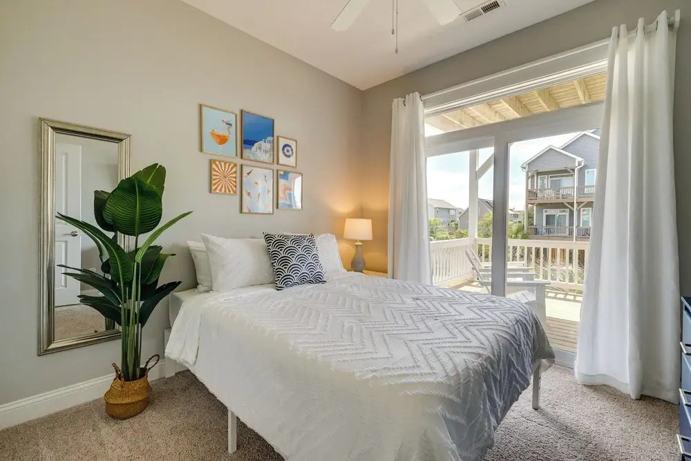 Modern Surf City Beach House w/ Hot Tub!