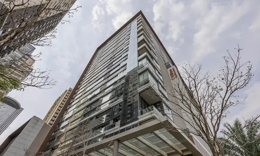 Apt w/ Balcony & View, 280m From the Metro Hbw2317