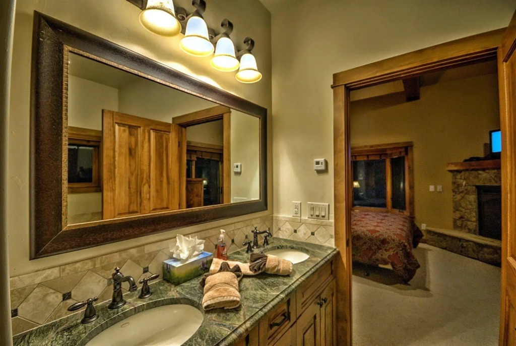 Overlook Chalet