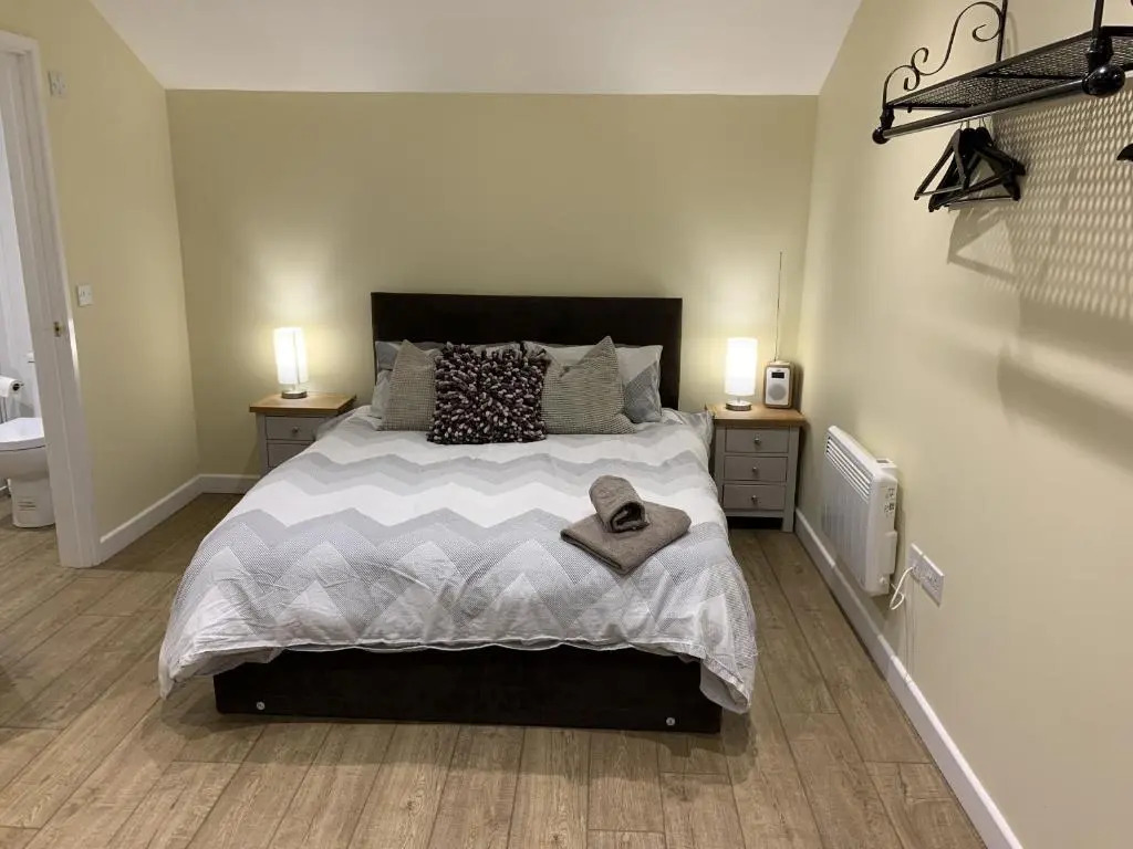 Southernwood - Garden Lodge 12