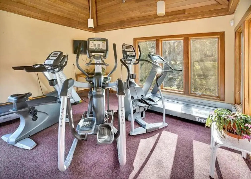 Highridge Condominium Unit E11