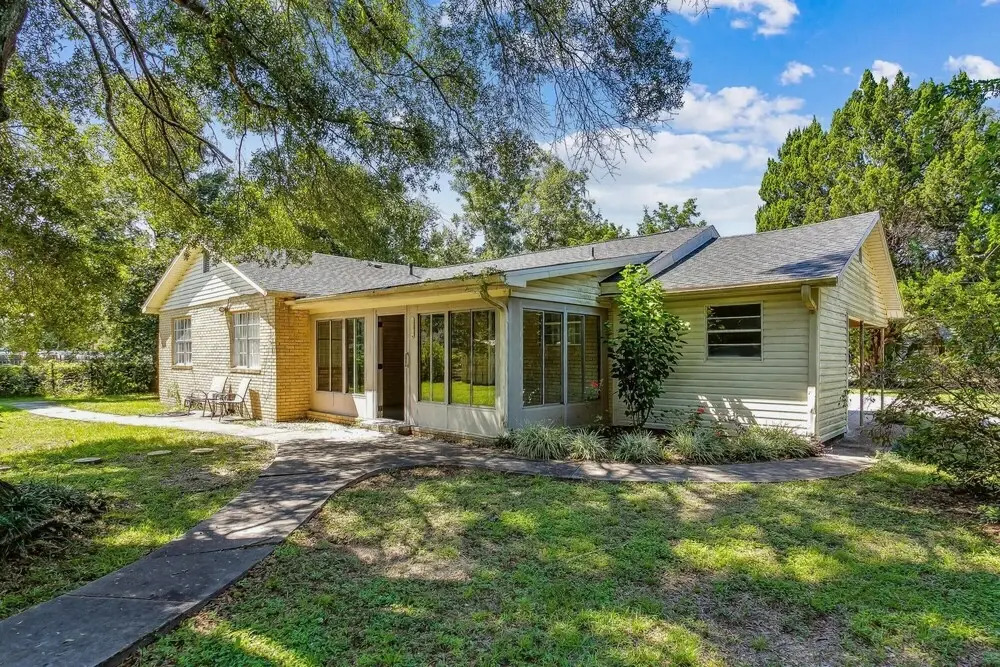 Best of Both Worlds pet Friendly in Pensacola