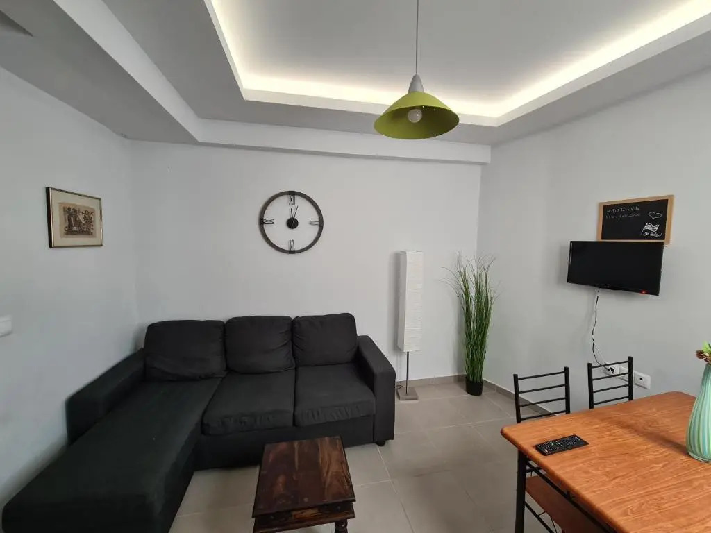Comfy apartment for 6 people in Heraklion
