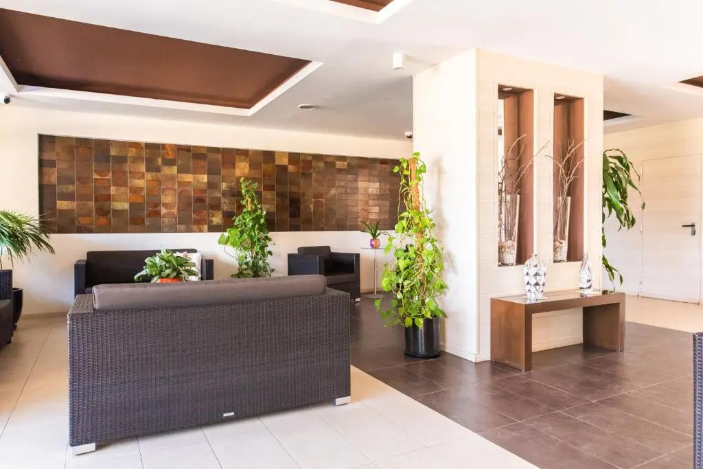 Beach Apt With Sea View And Pool, 50 Steps To The Sea