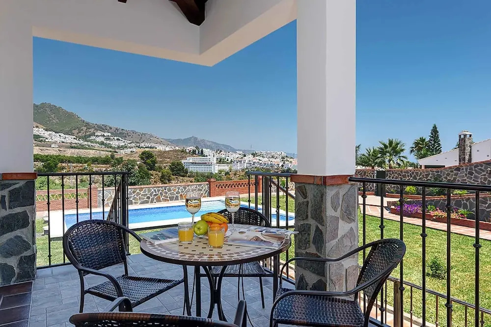 Villa Antonio Nerja by Ruralidays