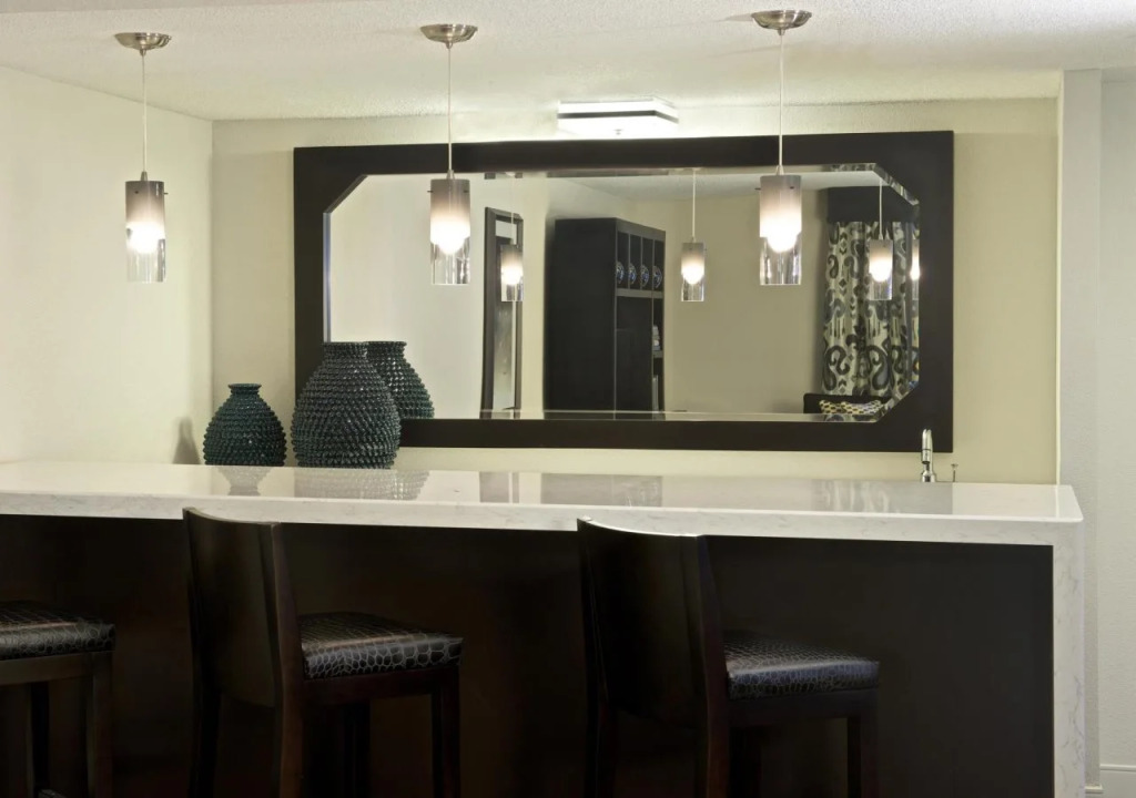 Sheraton Minneapolis West Hotel