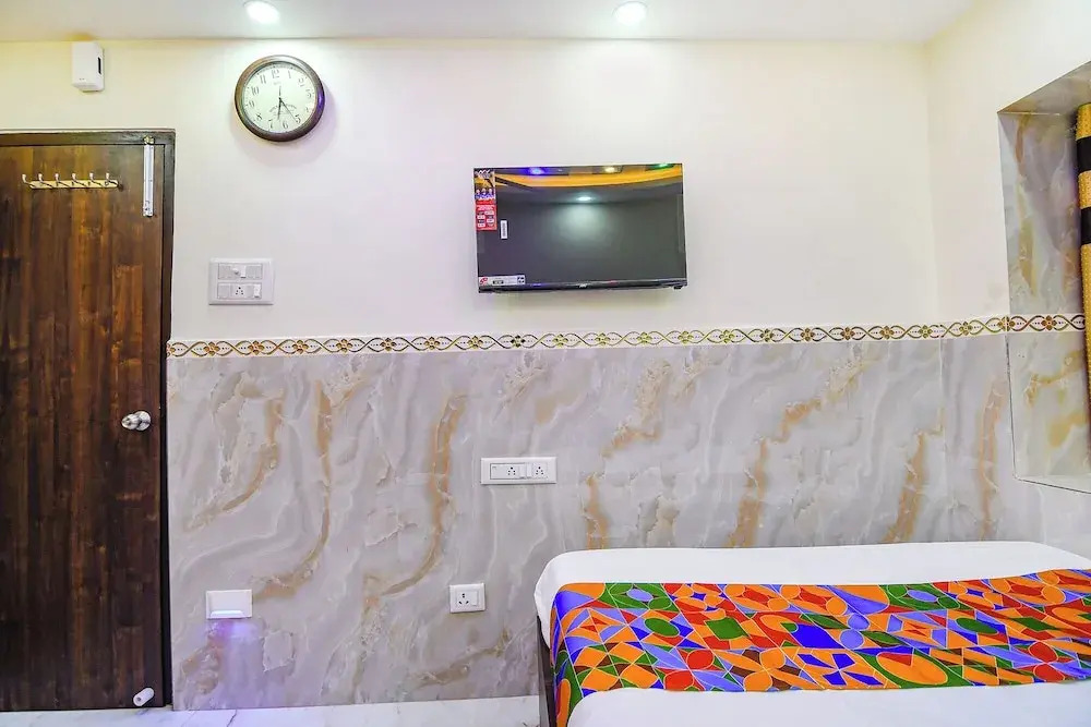 FabHotel MN International