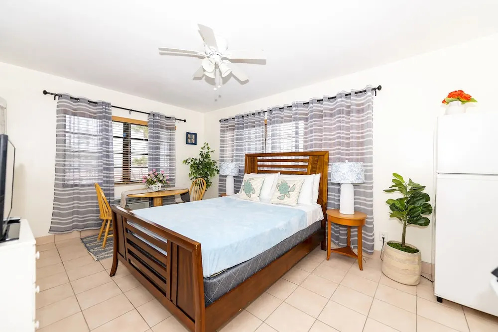 Tropic Isle Hotel & Apartment