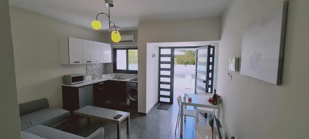 14 AN - 113 Nissi Twins Apartment