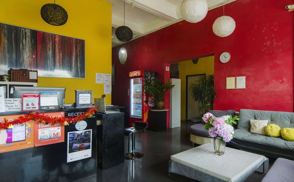 Moni Gallery Hostel